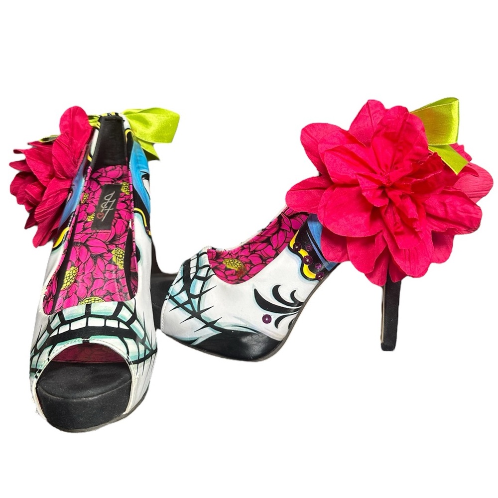 Floral Art Heels with Pink and Green Accents - Picture 3 of 8